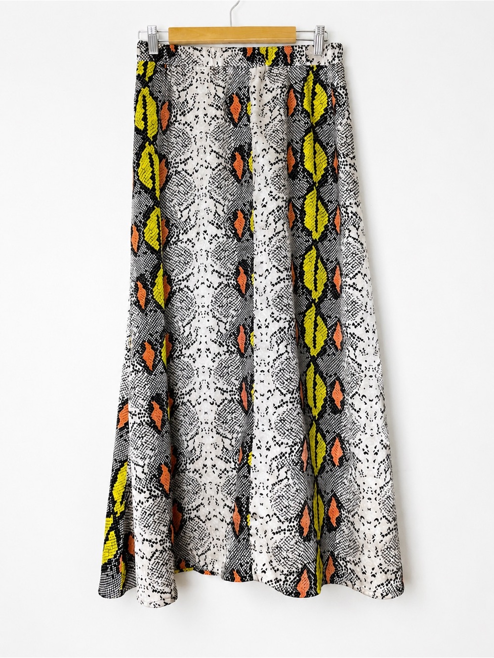 Women’s Snake Print Flowy City Maxi Skirt Sz L Yellow Orange lightweight Pull-On